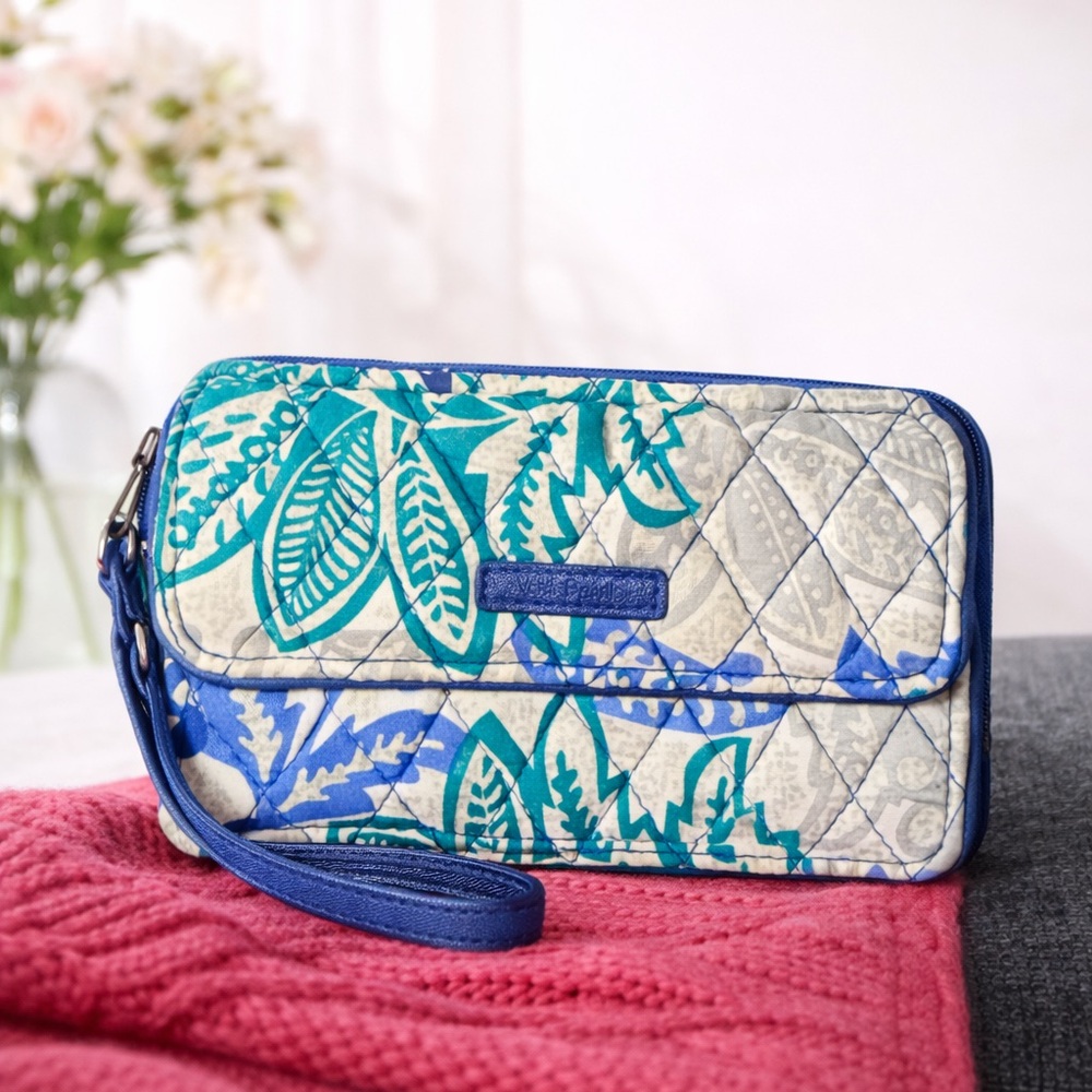 Vera Bradley Quilted Zip Wallet Wristlet – Blue & Teal Floral